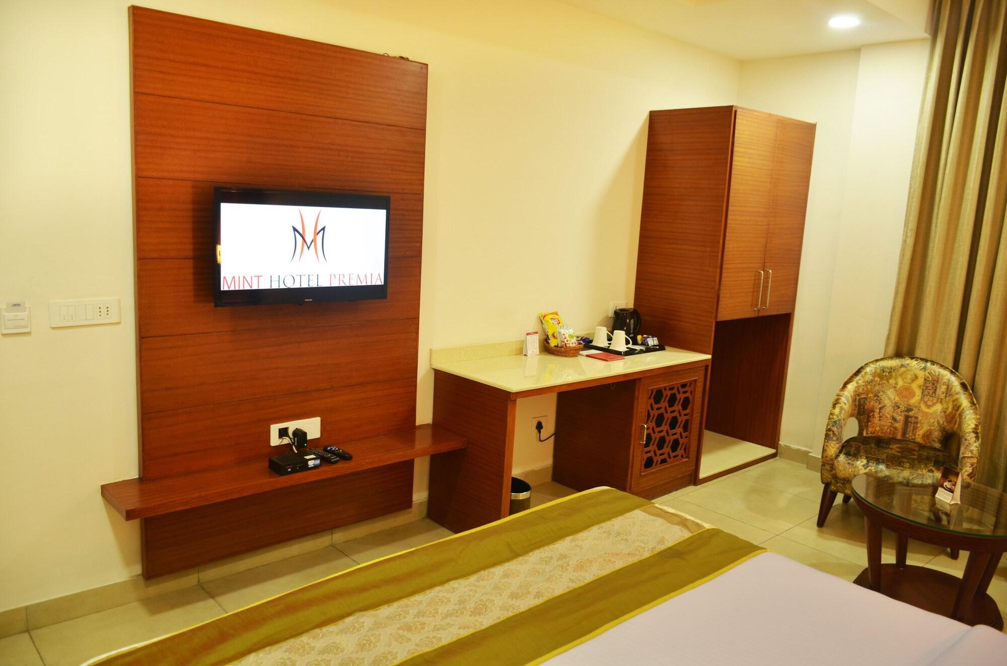 Mint Hotel Premia Chandigarh, Zirakpur Exterior foto