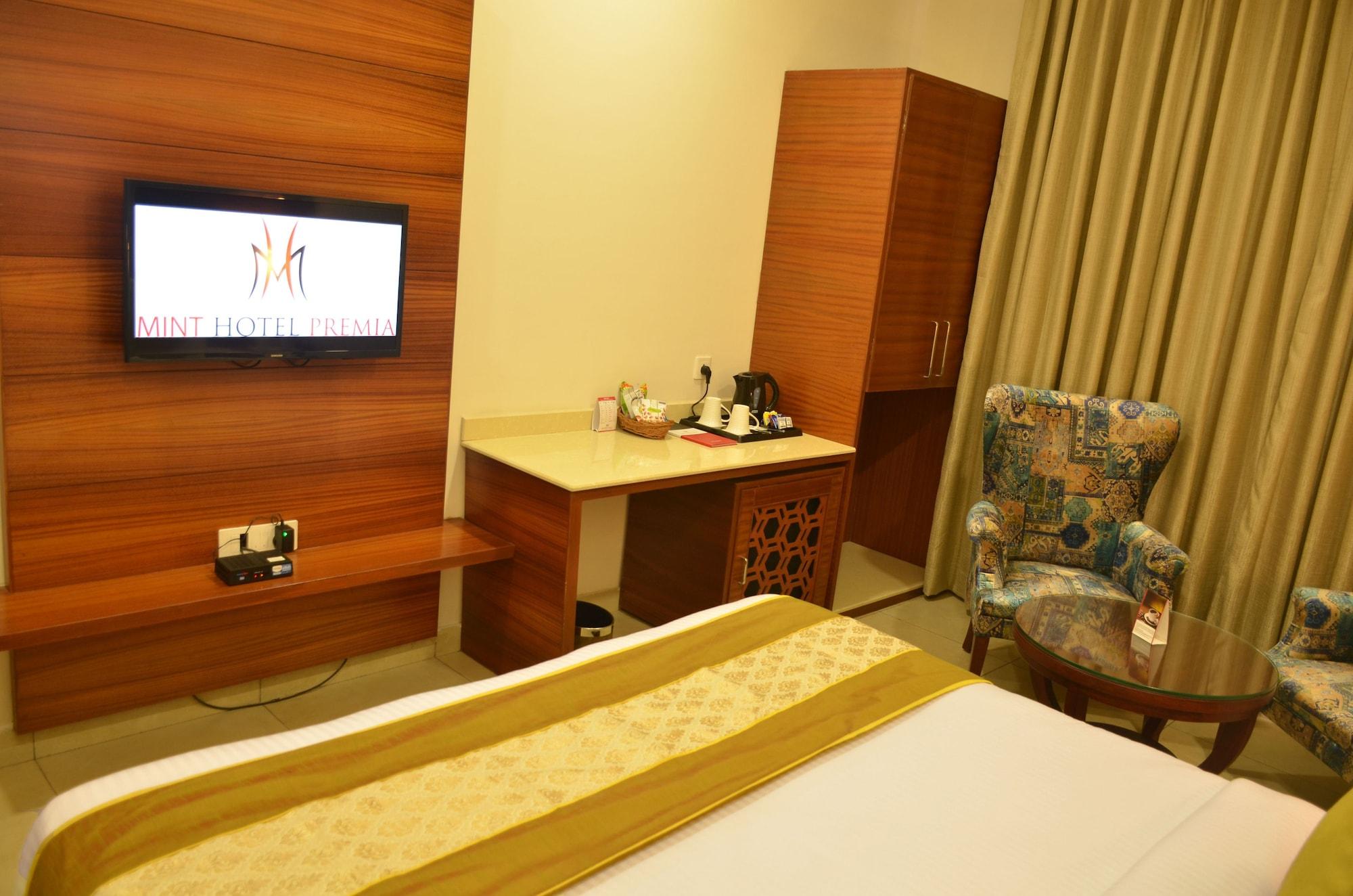 Mint Hotel Premia Chandigarh, Zirakpur Exterior foto