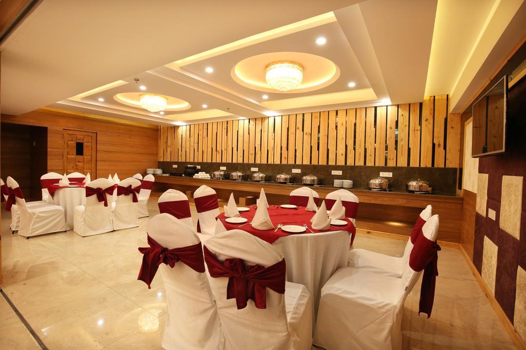Mint Hotel Premia Chandigarh, Zirakpur Exterior foto