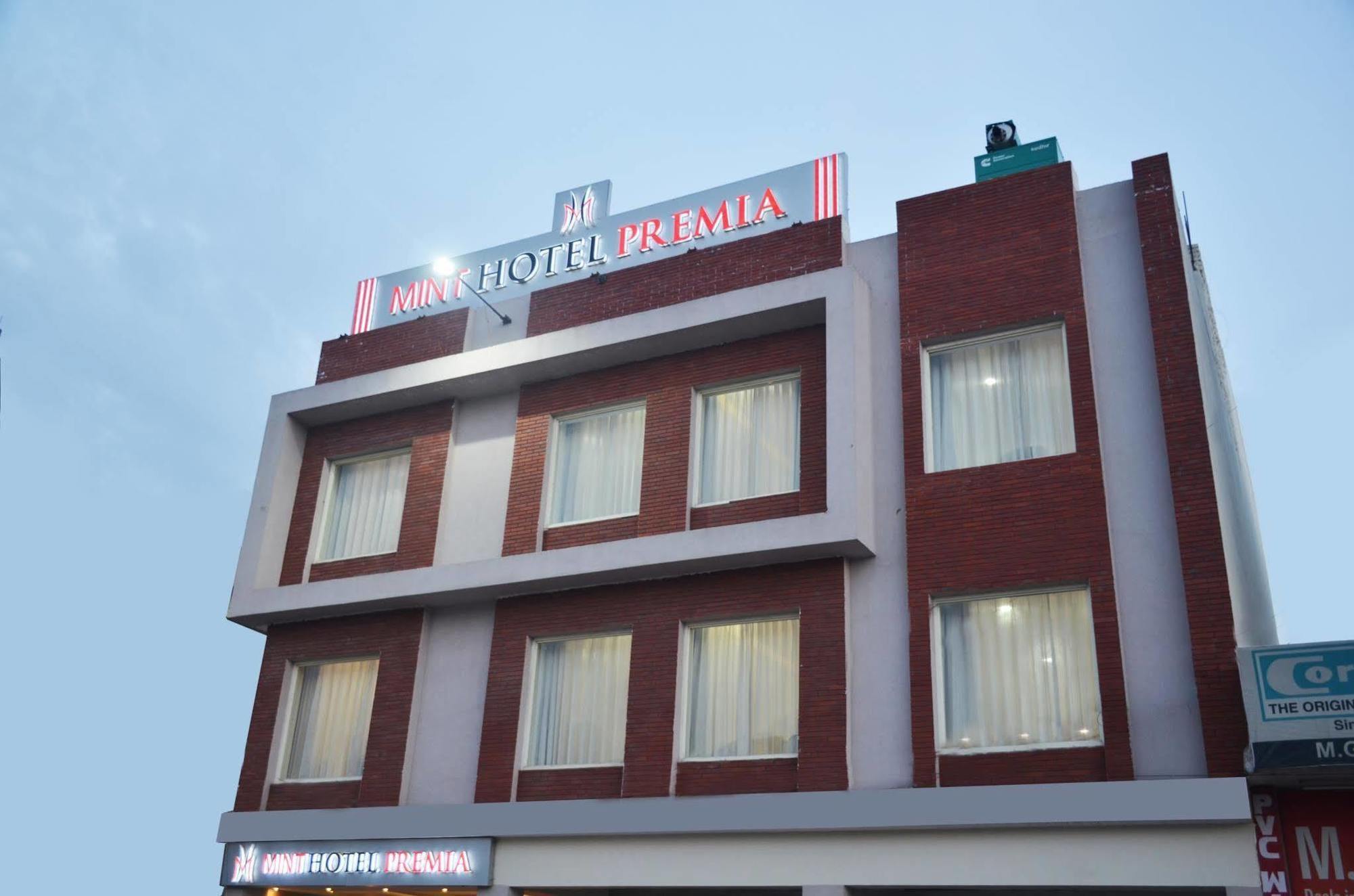 Mint Hotel Premia Chandigarh, Zirakpur Exterior foto